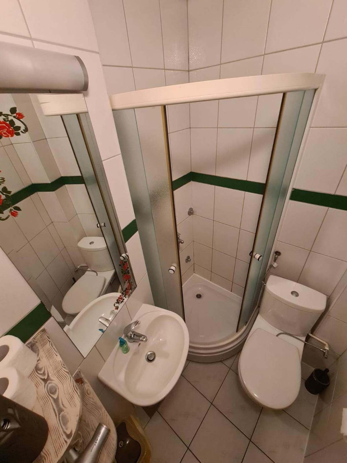 Guesthouse Nia Deluxe سراييفو الغرفة الصورة